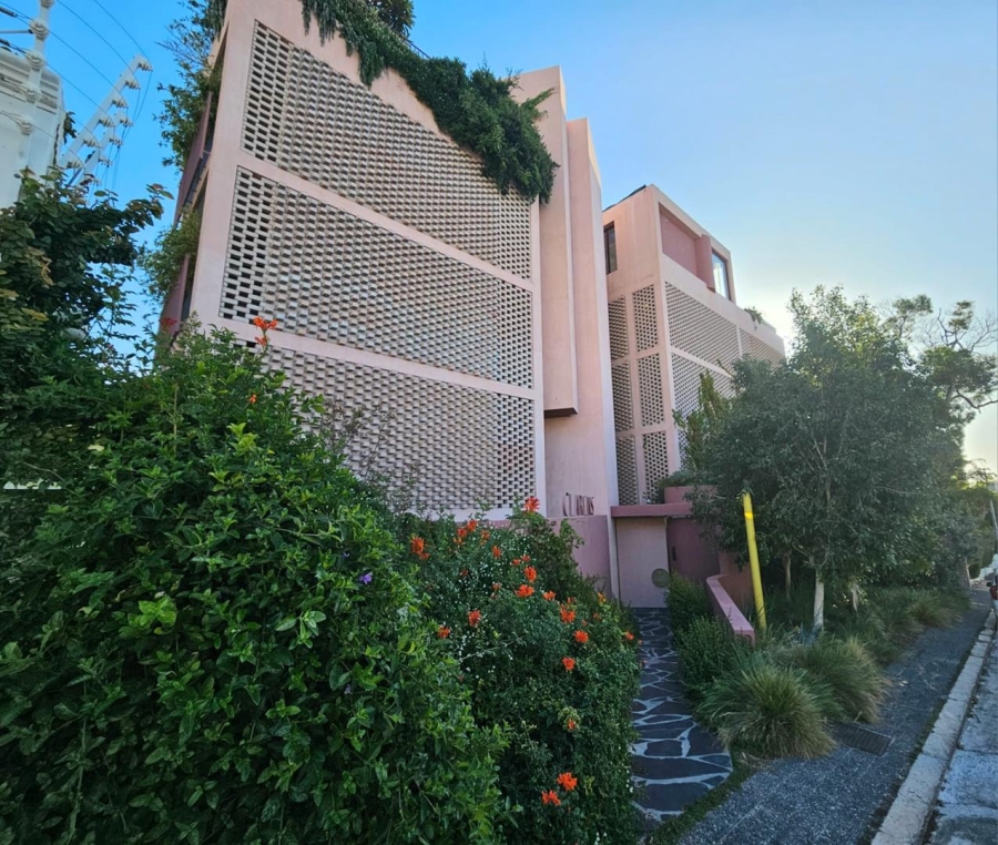 1 Bedroom Property for Sale in Fresnaye Western Cape